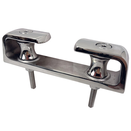 Bagfra billede af SeaTec klyds, fremhæver den rustfrie AISI 316 L-konstruktion.