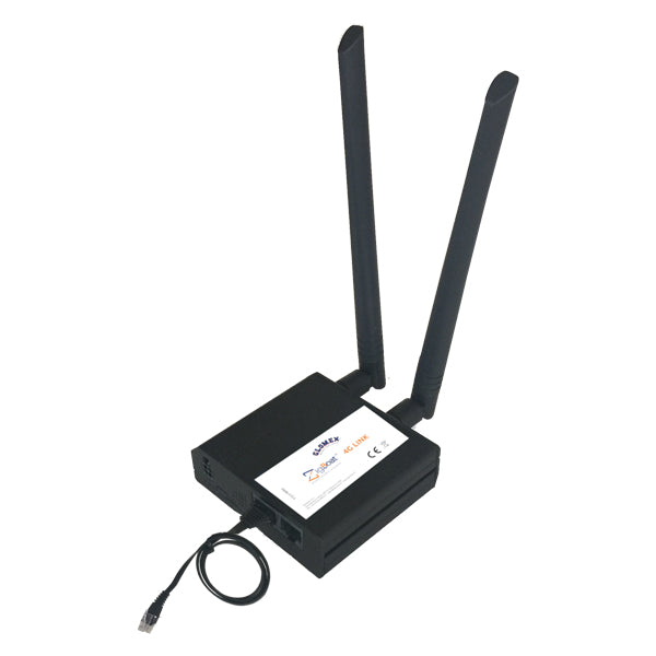 Glomex Zigboat 4G link GPS tracker set fra siden på bådens dækkende overflade