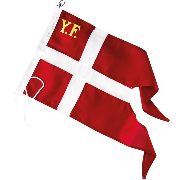 SeaTec yachtflag syet i 170 g/m² flagdug, 105x200 cm, på en båd