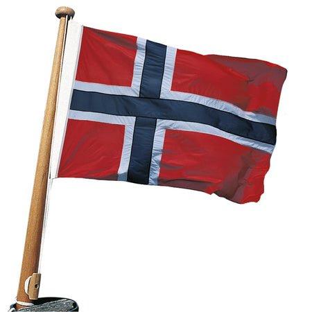 Norsk yachtflag fra Adela monteret på flagspil på båd