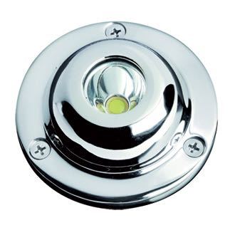SeaTec undervandslys i blå farve monteret på bådskrog