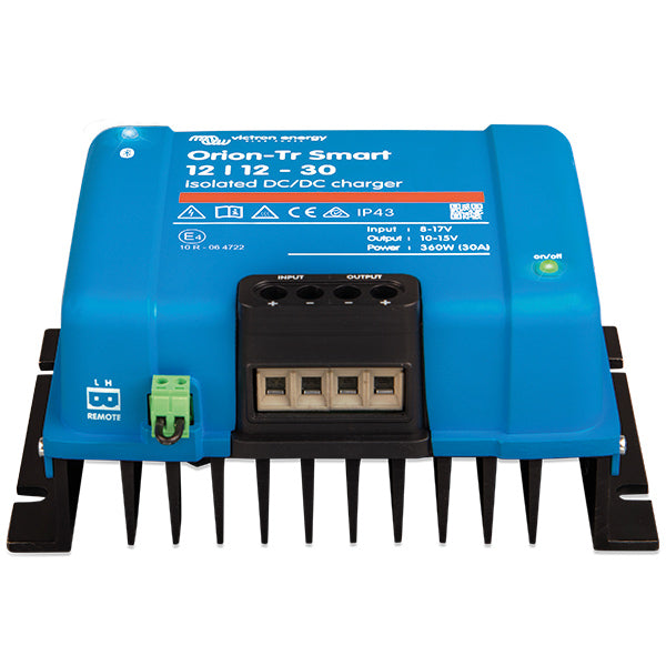 Victron Orion-Tr Smart galvanisk lader set forfra med tilslutninger og knapper.