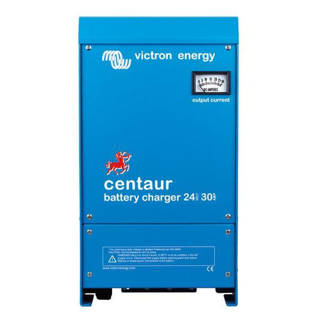 Victron Centaur lader set forfra med klare kontrollys.