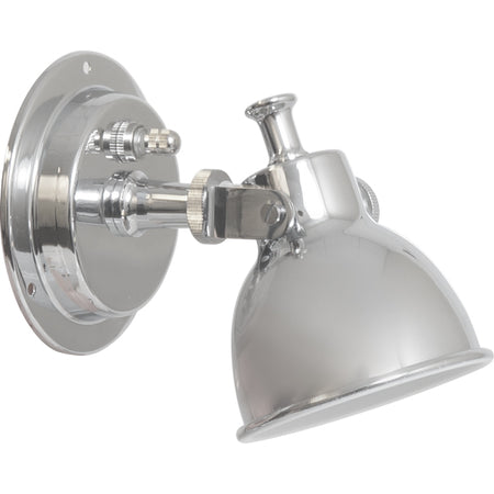 SeaTec salonlampe i forkromet design, monteret på en væg i en båd