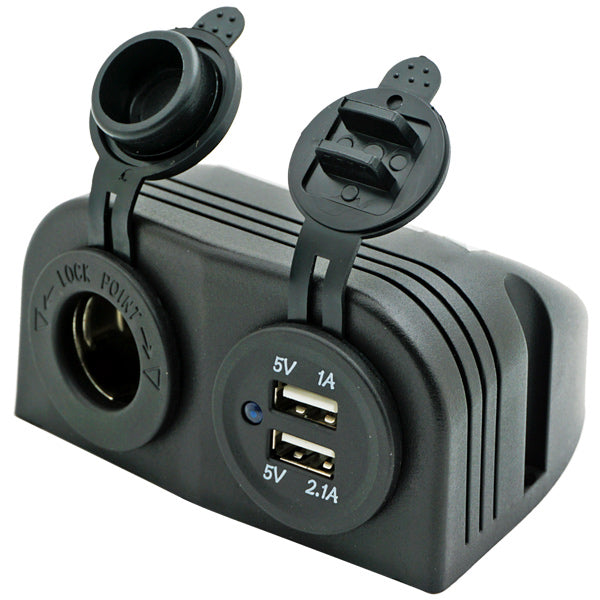 Dobbelt USB udtag og cigaretstik fra 1852, monteret på bådens instrumentbræt