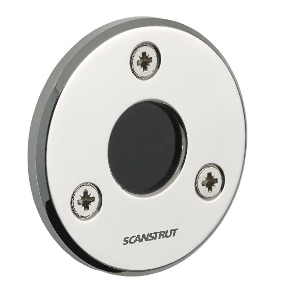 ScanStrut dæksgennemføring i lavprofil, monteret på båd
