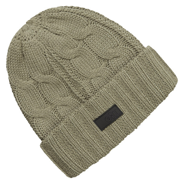 Gill HT 56 strikket hue i sart grøn, set fra siden.