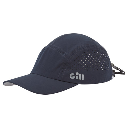 Gill 156 Verso Cap Navy i brug ved sejlads under solen