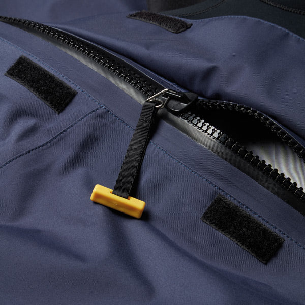 Gill 4806 tørdragt set bagfra med detaljeret synlighed
