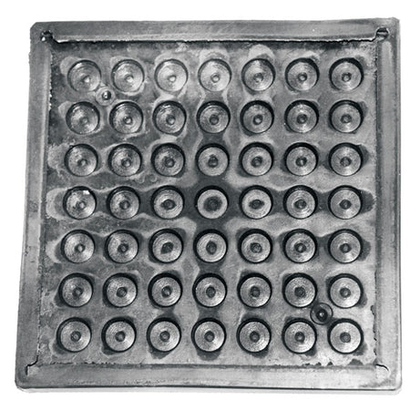 1852 gummiplade 200x200mm set fra oven, klar til montering