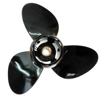 Polastorm propel på 13 1/4" x 17" til Suzuki motor, set fra siden.