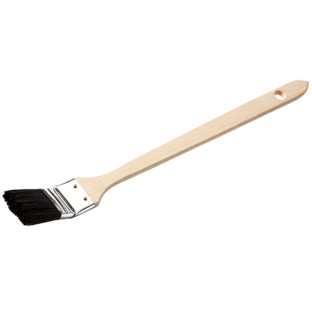 SeaTec radiatorpensel i brug, maler en radiator