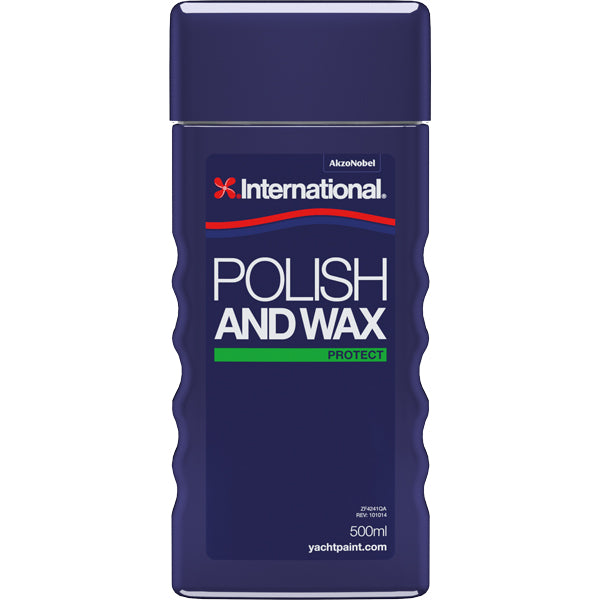International Polish And Wax 0,5L stående på bord, klar til brug til bådpleje.