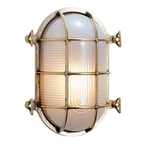 Foresti skotlampe oval 135x175 mat, monteret på væg i båd