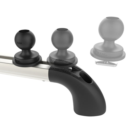 RAM aluminum Hand-Track 24" skinne set fra siden med tilbehør til bådmontering