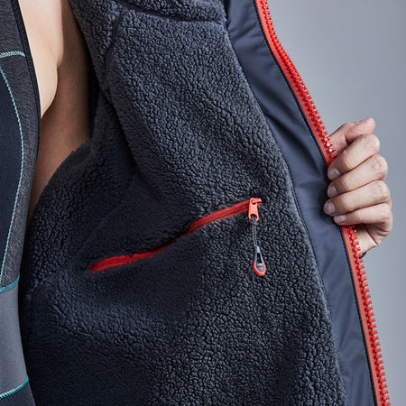 Gill Aqua Parka jakke foldet sammen for opbevaring